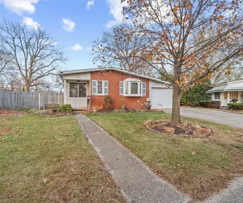33900 Beechnut St, Westland, MI 48186