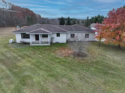 3854 Castle Rd, North Branch, MI 48461