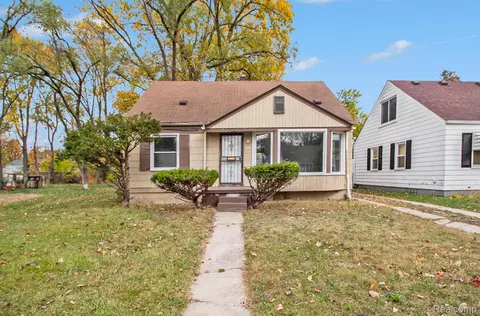 18452 Shaftsbury Ave, Detroit, MI 48219