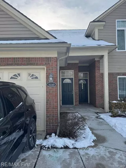 14349 Shadywood Dr, Sterling Heights, MI 48312