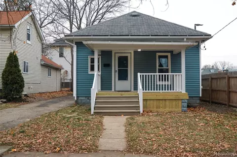618 Clinton St, Owosso, MI 48867 photo 1