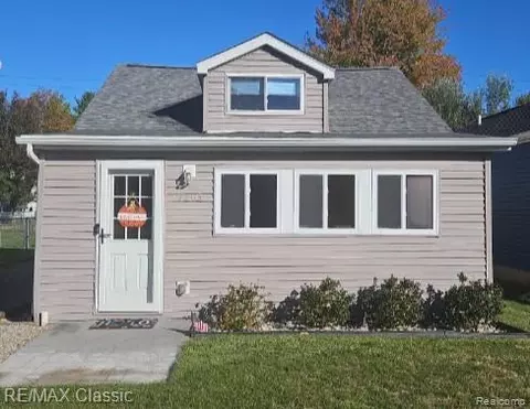 7295 Cedar Rd, Worth, MI 48450