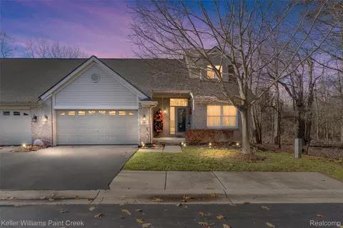 5597 Ashby Ct, Waterford, MI 48327
