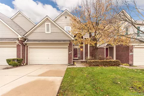 24044 Noble Dr, Farmington Hills, MI 48336
