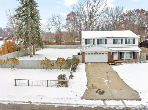 22948 22960 Leewin St, Detroit, MI 48219