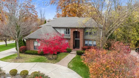 29202 Bradmoor Ct, Farmington Hills, MI 48334