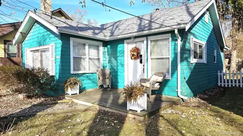 9550 Portage Lake Ave, Dexter, MI 48169