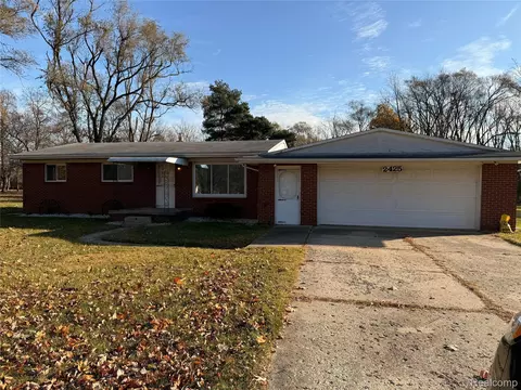 2425 Nerredia St W, Flint, MI 48532