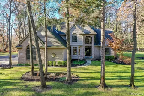 5150 N Milford Rd, Highland, MI 48356
