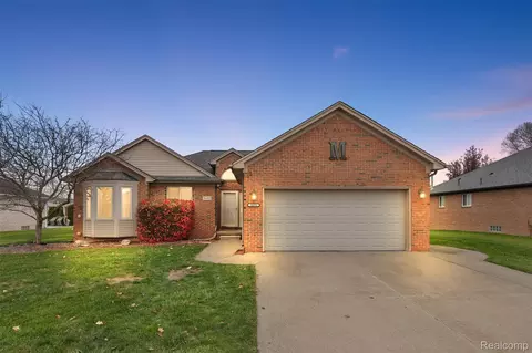36493 Cecilia Dr, Sterling Heights, MI 48312