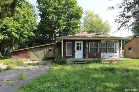 4318 Tommy Armour Dr, Flint, MI 48506
