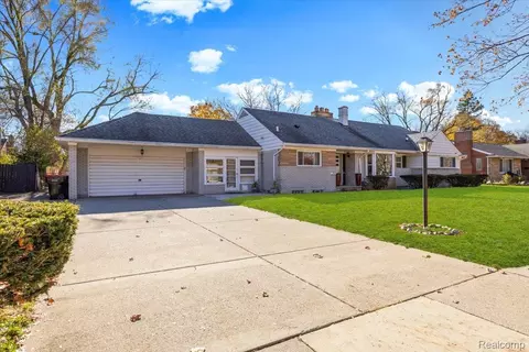 18131 Magnolia Ave, Southfield, MI 48075