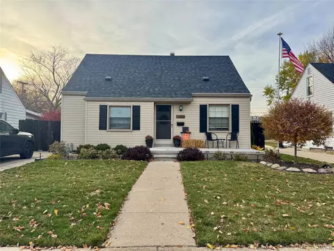 17748 Reno St, Riverview, MI 48193