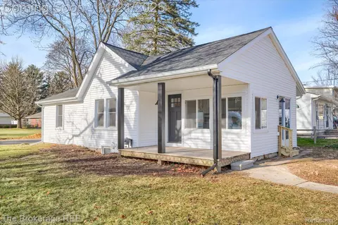 1684 Liberty St, Lapeer, MI 48446