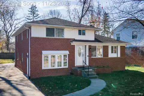 17377 Avilla Blvd, Lathrup Village, MI 48076