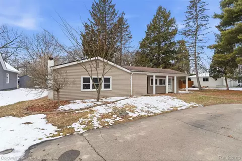 2380 Rolandale, West Bloomfield, MI 48324