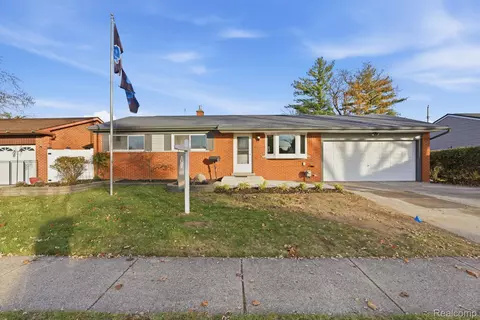 42142 Betley Dr, Sterling Heights, MI 48313