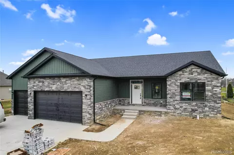 9033 Copper Ridge Dr, Davison, MI 48423