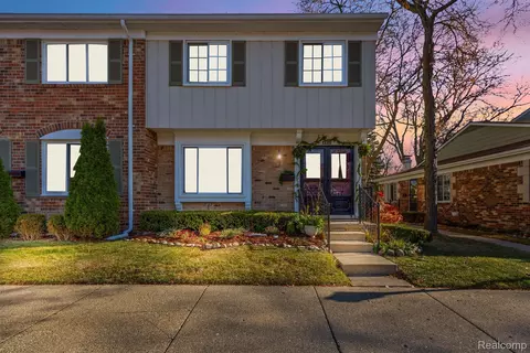4952 Coventry Rd #315, Royal Oak, MI 48073