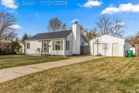 29536 Dover St, Garden City, MI 48135