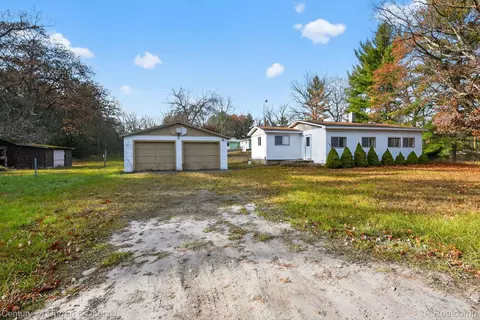 10 S Imperial Dr, Tawas City, MI 48763