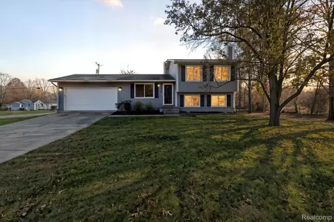 18777 Martinsville Rd, Sumpter, MI 48111