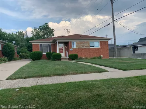23020 Beverly St, Oak Park, MI 48237