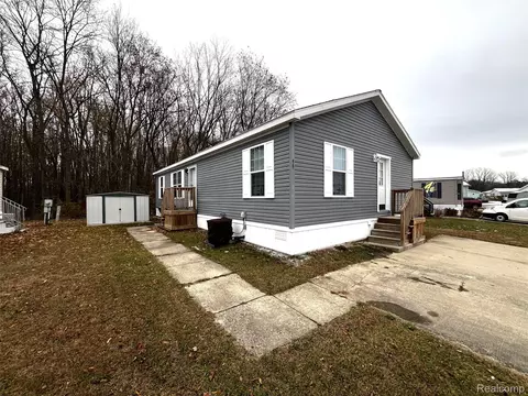 563 Allen Apt 48 Rd, Milan, MI 48160