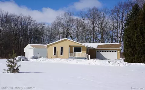 1495 Briggsville Rd, Fowlerville, MI 48836