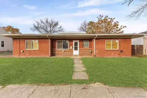 8225 Cadillac Ave, Warren, MI 48089