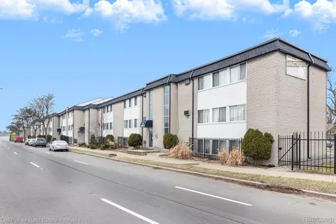 18637 James Couzens Fwy, Detroit, MI 48235