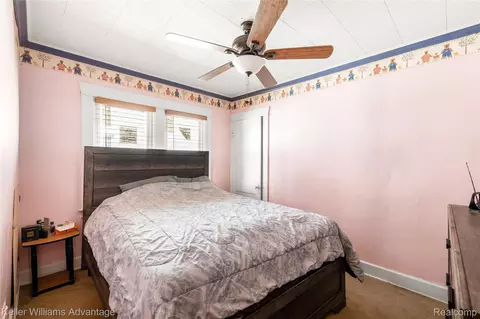 Bedroom - 1449 Wayburn St, Grosse Pointe Park, MI 48230 photo 3 of 3