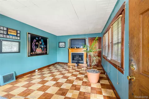 Living - 1449 Wayburn St, Grosse Pointe Park, MI 48230 photo 1 of 1