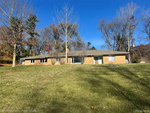 176 Perrydale St, Rochester Hills, MI 48306