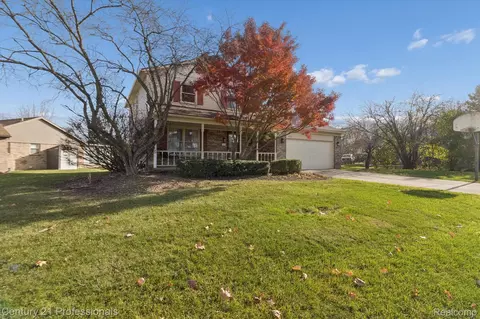 16550 Huff St, Livonia, MI 48154