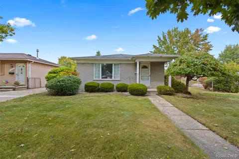 33432 Balmoral St, Westland, MI 48185