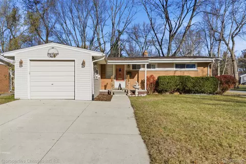 998 Brooklawn Dr, Troy, MI 48084
