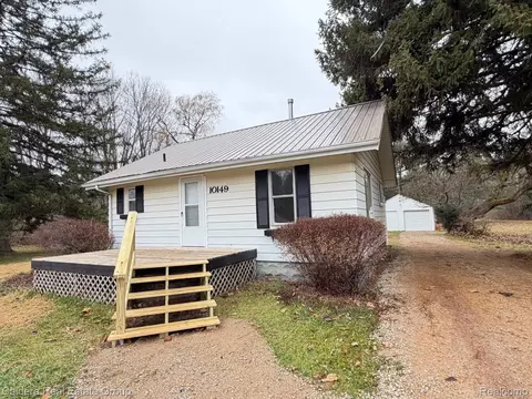 10149 Seymour Rd, Montrose, MI 48457