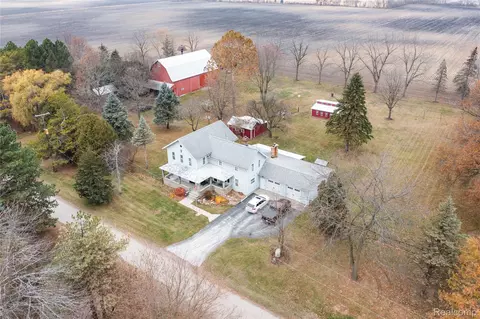 2428 Hubbard Rd, Monroe, MI 48161