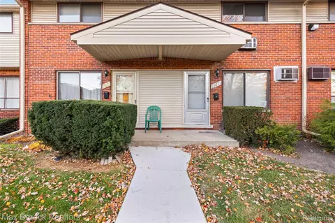 29273 Tessmer Ct #87, Madison Heights, MI 48071