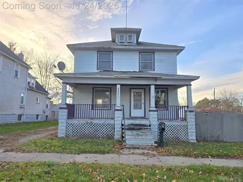 805 N Linn St, Bay City, MI 48706