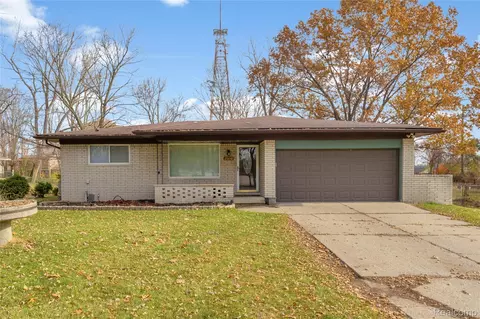 25150 Briarbank Ave, Southfield, MI 48033