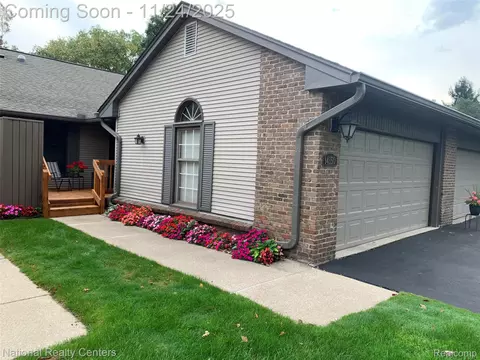 14150 Meadow Hill Ln W, Plymouth, MI 48170