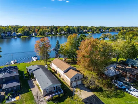 6125 Mabley Hill Rd, Tyrone, MI 48430