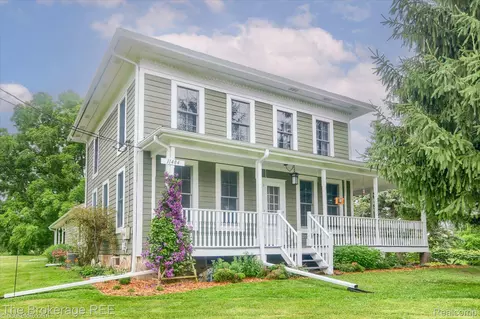 11484 Lapeer Rd, Davison, MI 48423