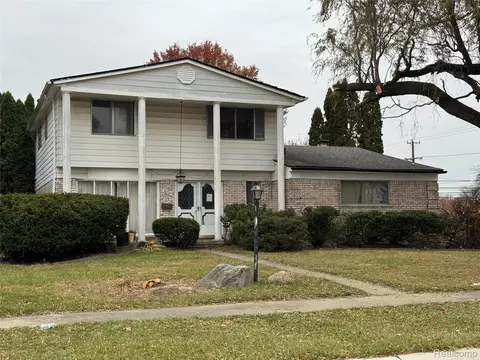 36737 Lanigan Dr, Sterling Heights, MI 48312