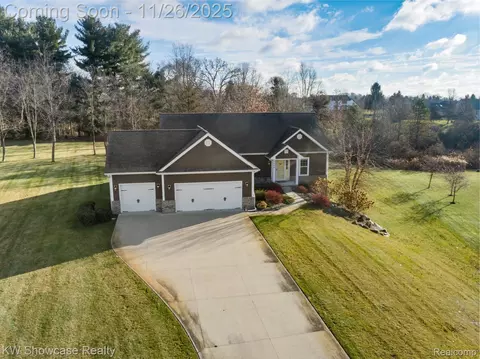 2434 Collendale, Commerce, MI 48382