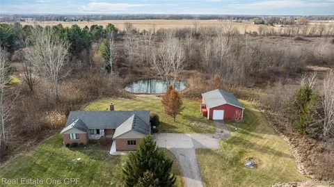 1135 Holmes Rd, Berlin, MI 48002