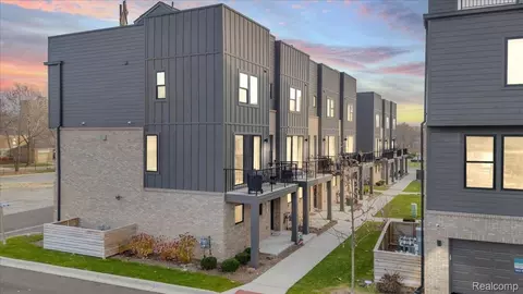 1061 Hampton Cir, Detroit, MI 48207