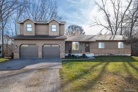 731 Cherry Hill Ct, Deerfield, MI 48421